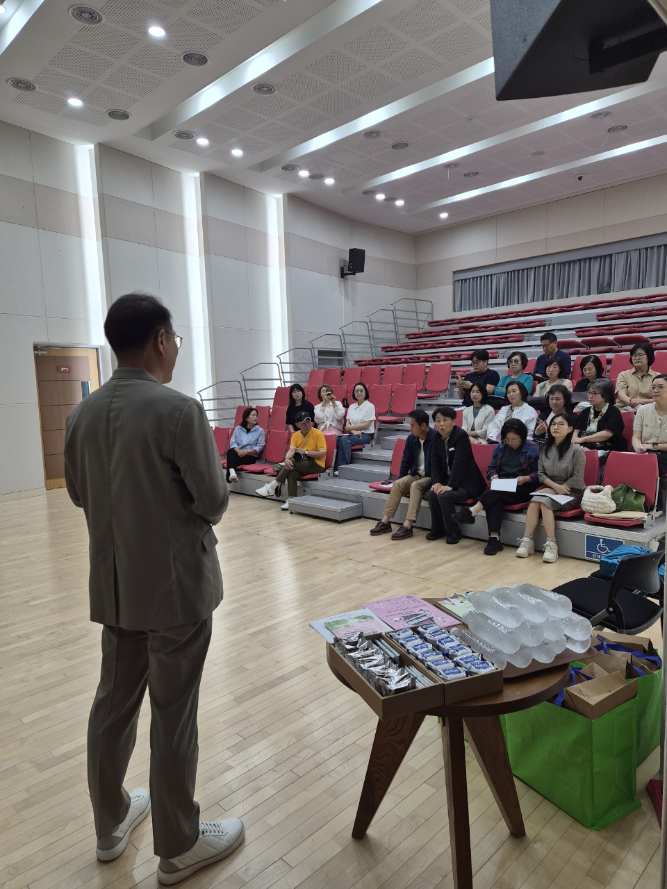 연수구 연수2동·송도2동·송도4동 주민자치회는 주민자치회 활성화와 우수사례 공유를 위한 활발한 교류 활동을 펼치고 있다